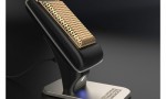Der Star-Trek-Communicator als Bluetooth Handset. (Foto: Wand/Star Trek Shop)