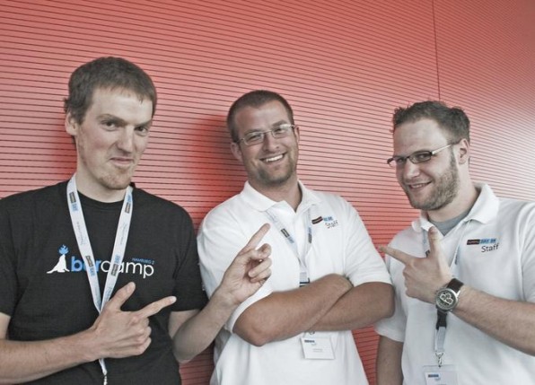 Jonathan Wage (Mitte) stand t3n-CTO Martin Herr (links) und Symfony-Day-Initiator Dennis Benkert in Köln Rede und Antwort. Jonathan Wage (Mitte) stand t3n-CTO Martin Herr (links) und Symfony-Day-Initiator Dennis Benkert in Köln Rede und Antwort.