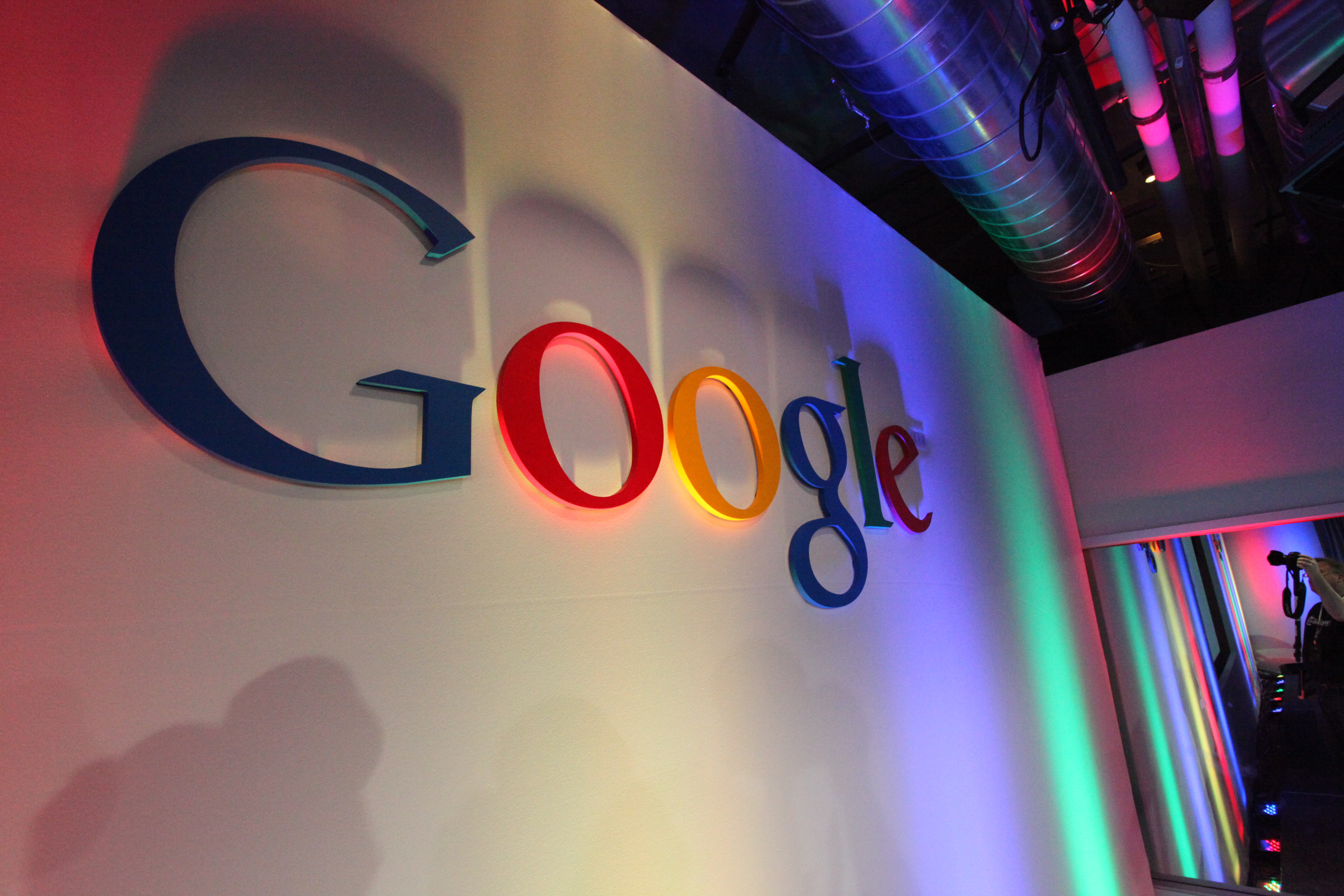 Google получила предупреждение от ФАС за навязывание услуг