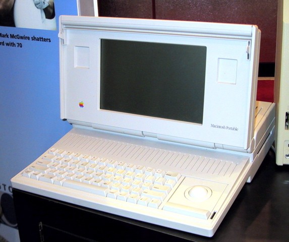 Macintosh Portable: Der erste tragbare Mac. (Foto: Wikimedia Commons)