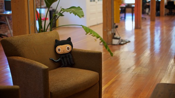 Der GitHub-Gründer stürzte über Vorwürfe von firmenweitem Mobbing und Sexismus. (Foto:: Dave Fayram / Flickr Lizenz: CC BY 2.0)