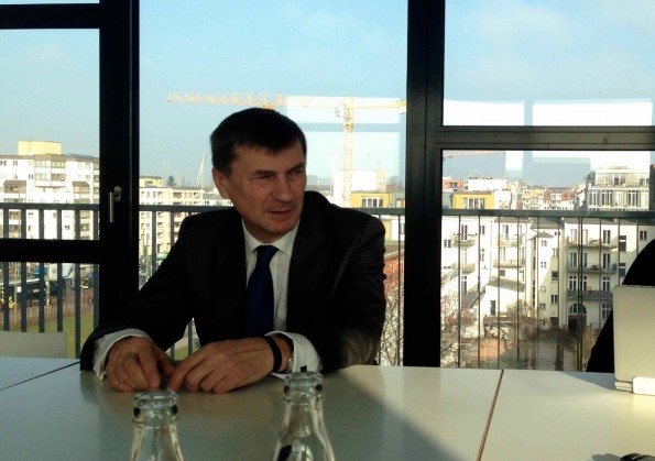 „Ideen von Startups sind in dieser Kommission sehr willkommen“: EU-Digitalkommissar Andrus Ansip auf dem Startup Europe Summit in Berlin. (Foto: t3n)