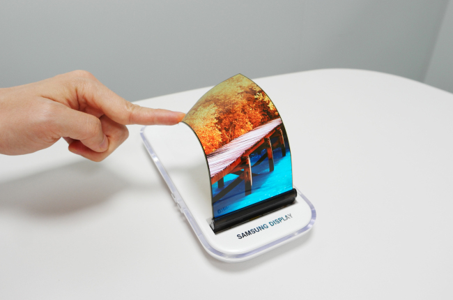 Aufklappbar wie eine Puderdose: Neue Details zu Samsungs faltbaren  Smartphones