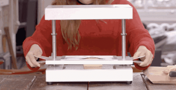 FormBox: Der Vakuumformer in Aktion. (Bild: Kickstarter/Mayku Industries)