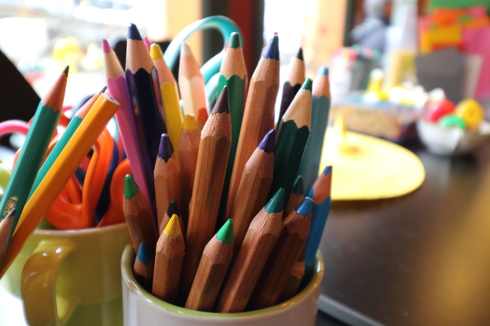 День цветных карандашей. Lots of colours