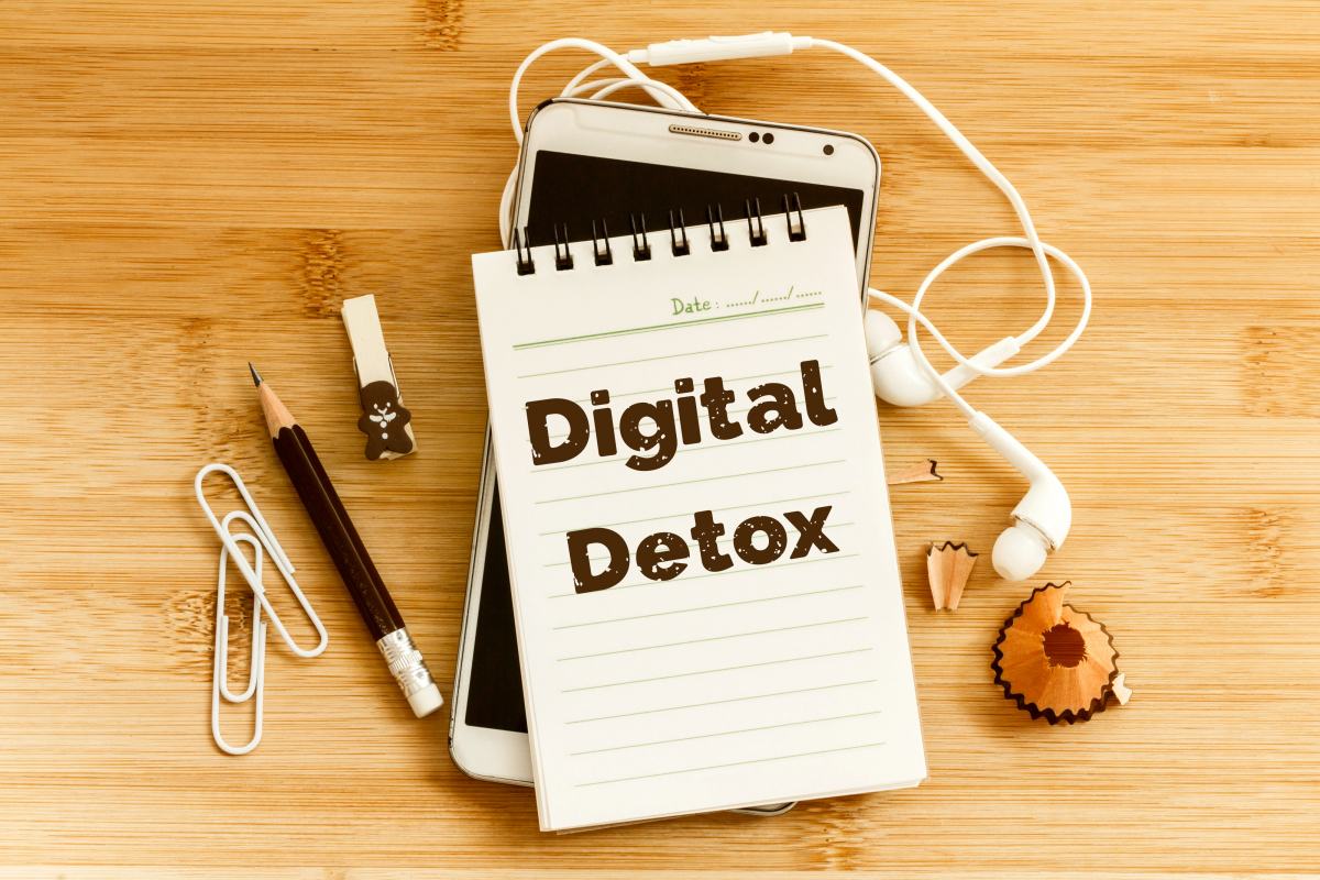 Digital Detox: Warum wir uns die Fähigkeit erhalten sollten, Abwesenheit zu ertragen