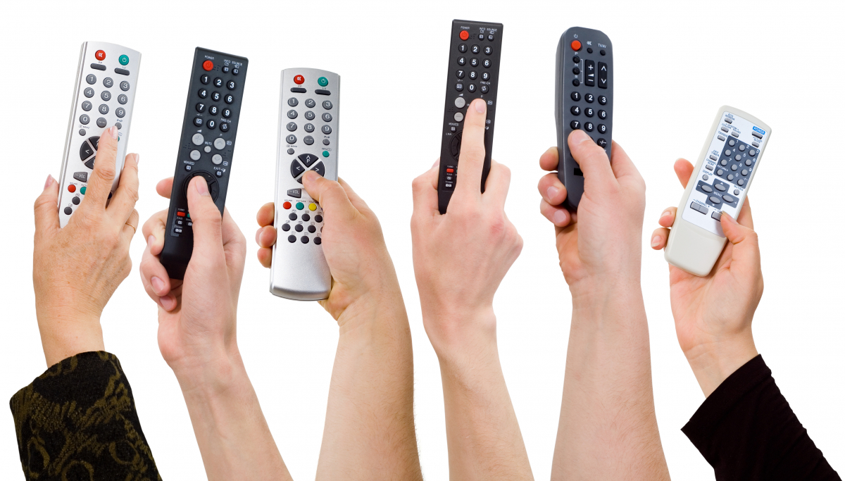 Tv remote service. Рука с пультом. Пульт для телевизора. Рука с пультом от телевизора. Пульт на фоне телевизора.