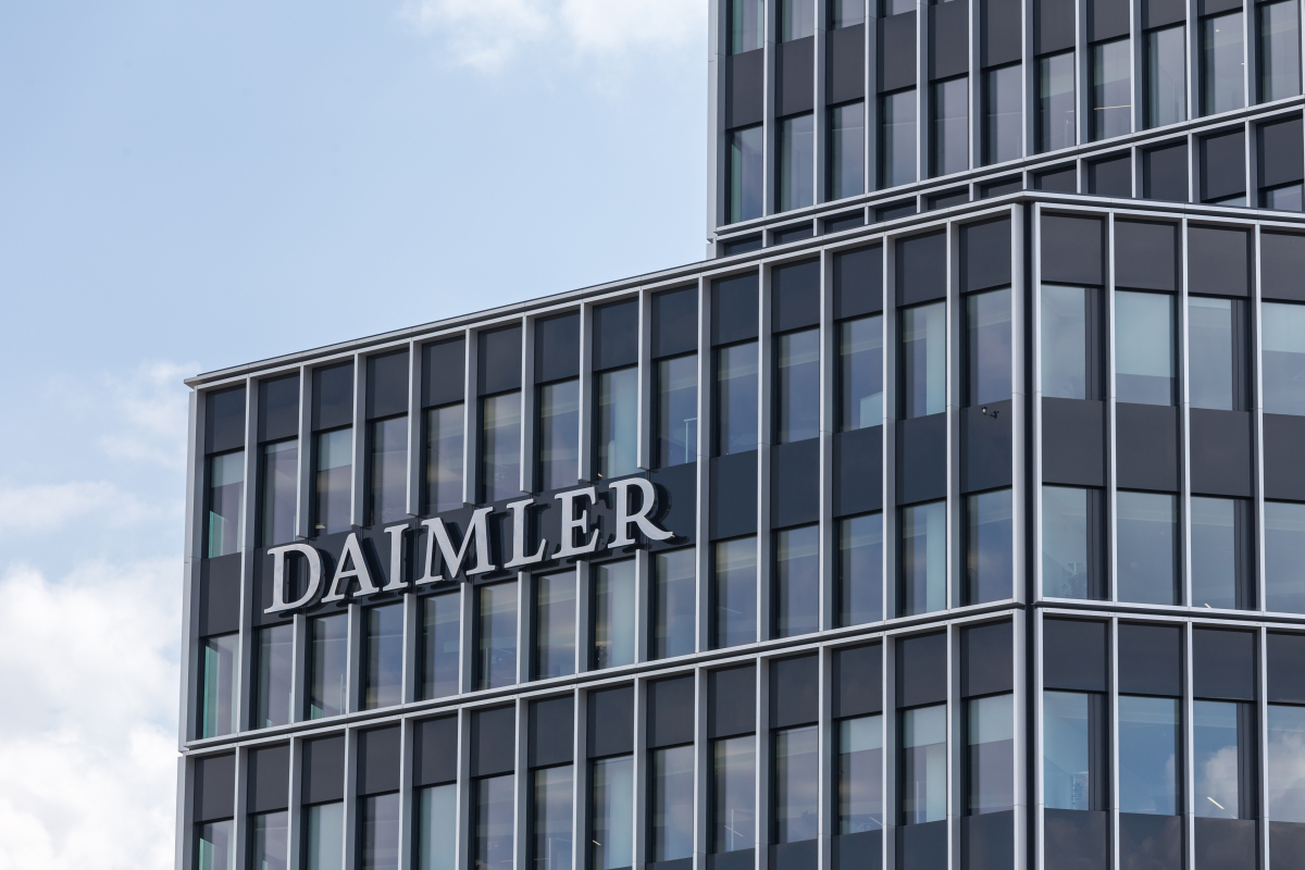 Autobauer Daimler wechselt Firmennamen
