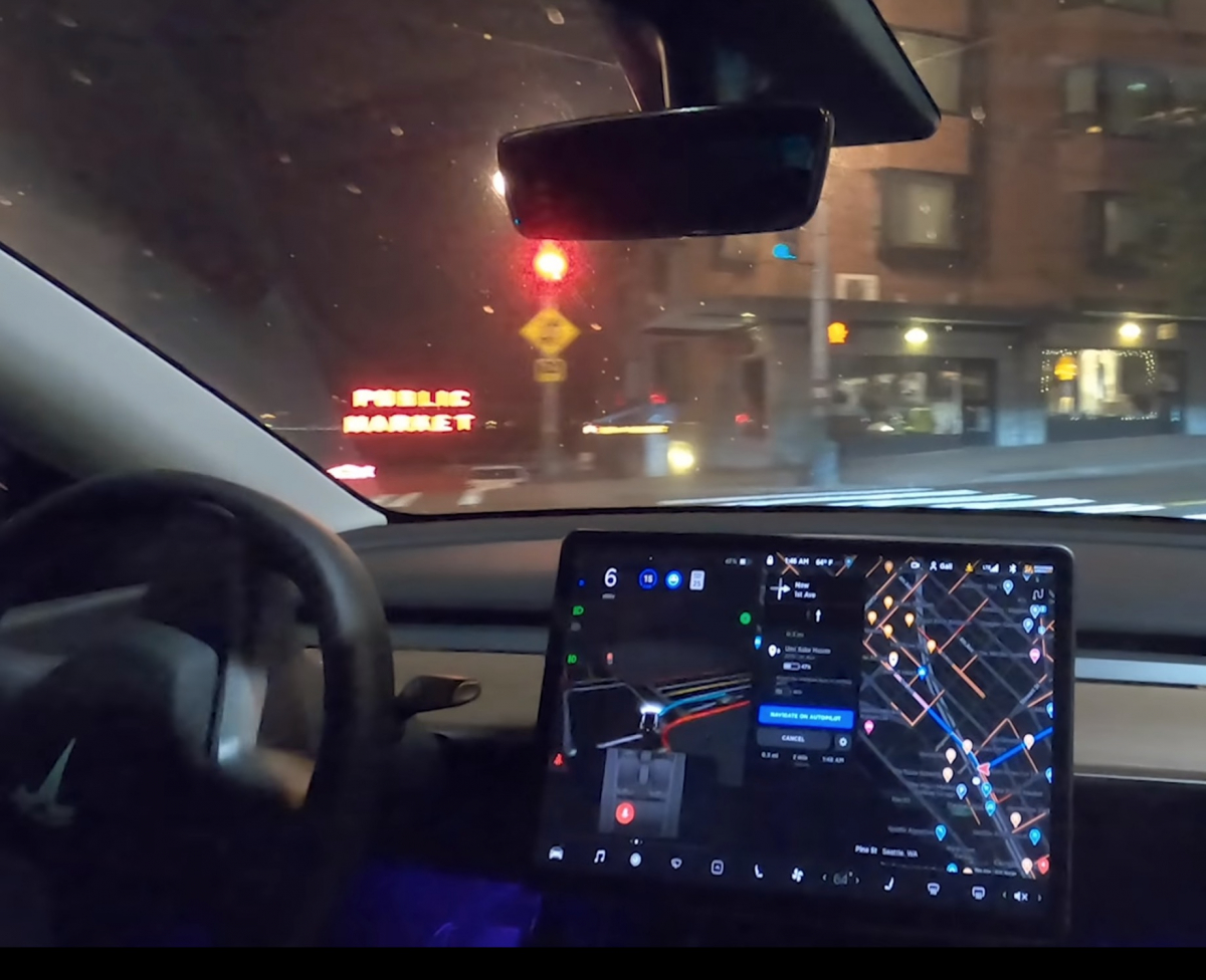 „Full Selfdriving“: Tesla-Hacker findet geheimen „Elon Mode“