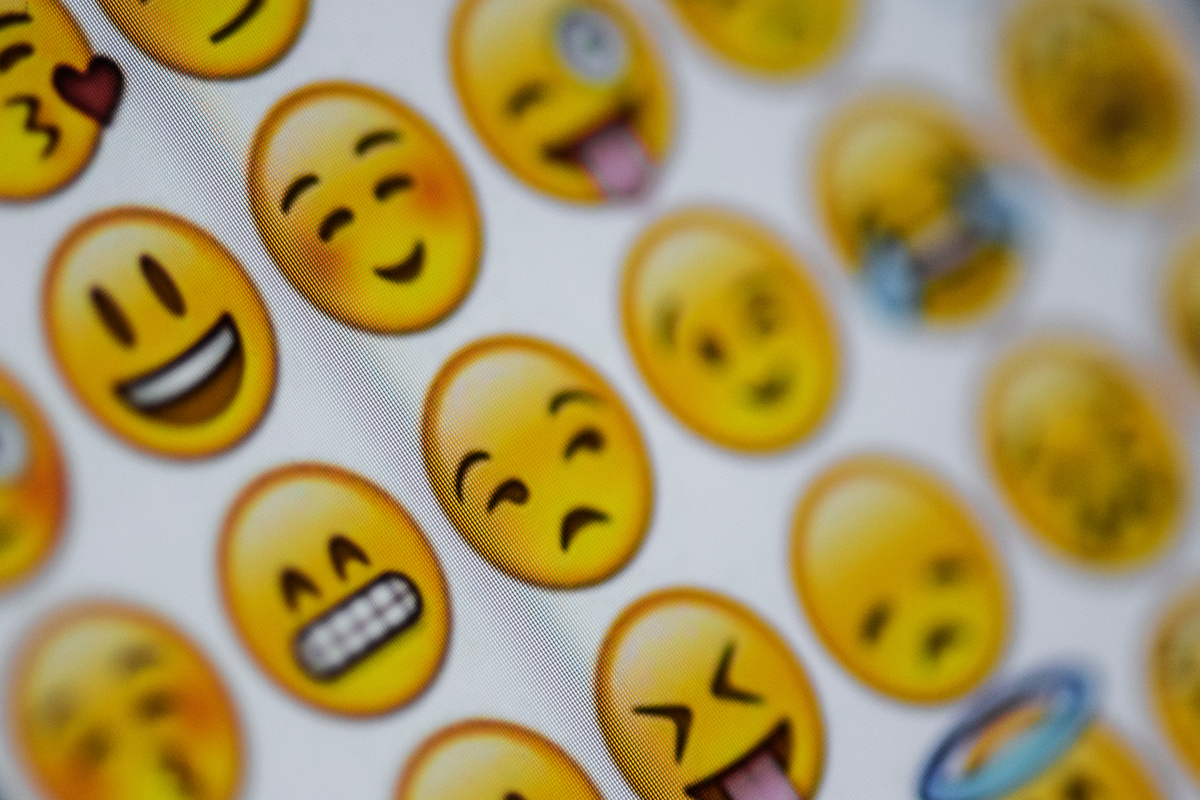 Palme, Blitz und Schneemann: US-Behörde veröffentlicht Emoji-Codes für verbotene Substanzen