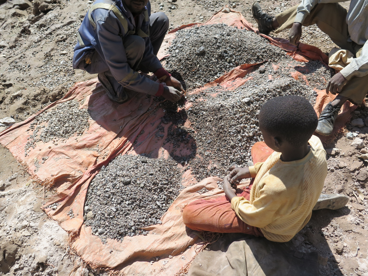 Akku-Produktion: Kaum Fortschritte beim Kampf gegen Kinderarbeit