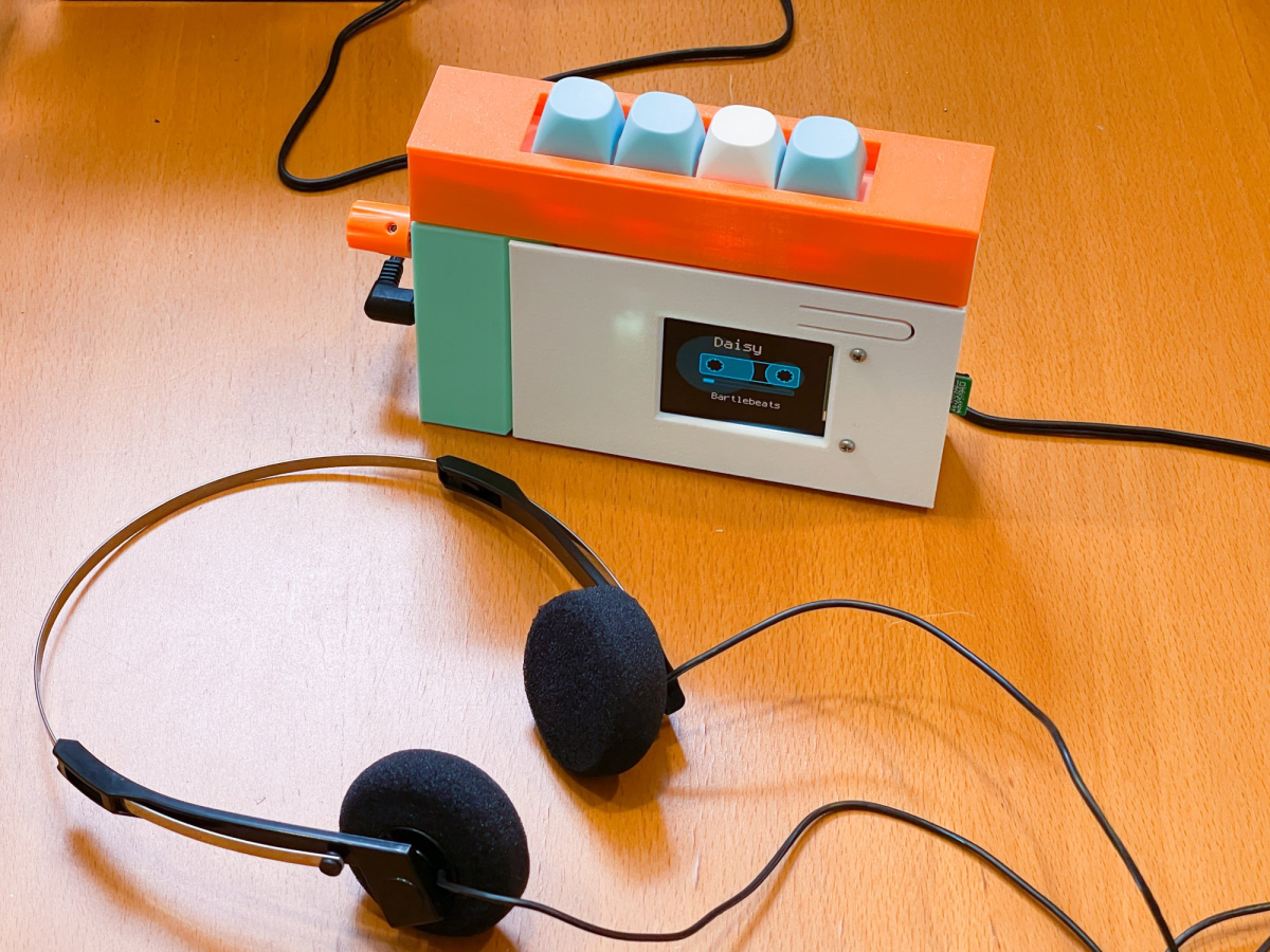 Bastler baut MP3-Player im klassischen Walkman-Look