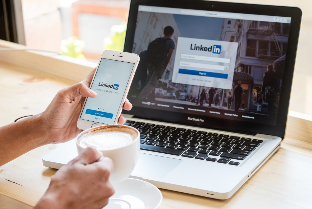 Job search help: Linkedin AI writes your cover letter