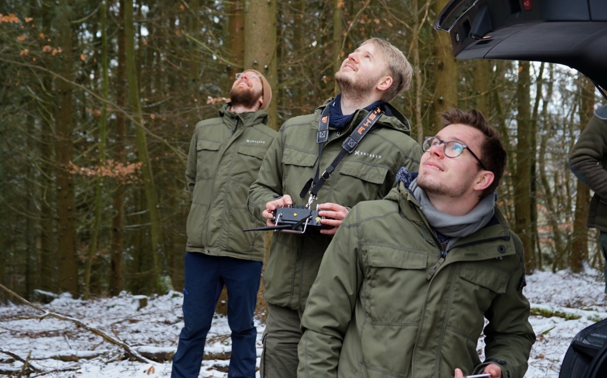 „Papa, der Wald ist so still“: Wie ein Berliner Startup unsere Wälder retten will