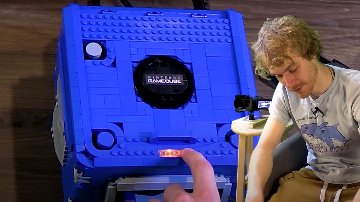 Youtuber builds working Gamecube from Lego bricks
