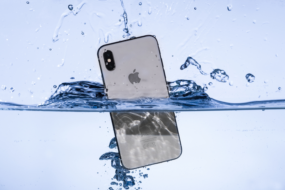 iPhone survives 1 week involuntary dive in 7 meter deep sea