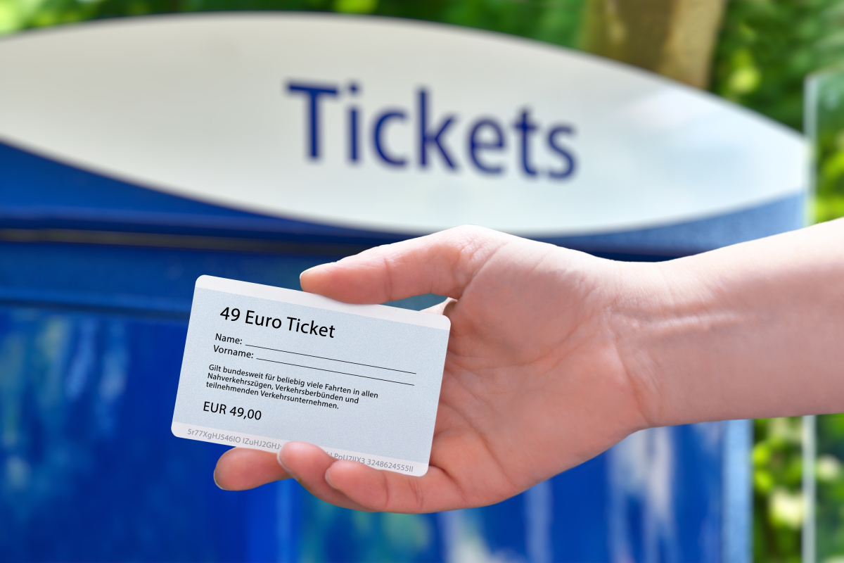 On the go with the 49-euro ticket – but without e-fuels