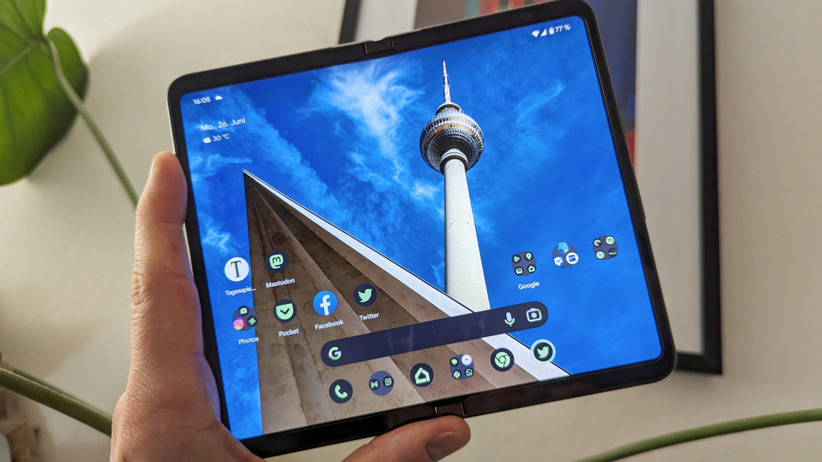 First impressions of Google’s first foldable