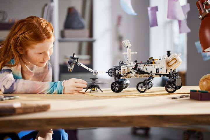 Mars rover Perseverance and helicopter Ingenuity as a Lego set – that’s what’s behind it