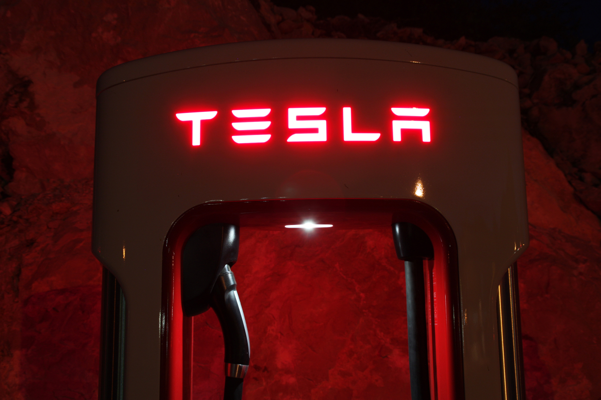 Tesla Board Returns $735M Following Investor Complaints