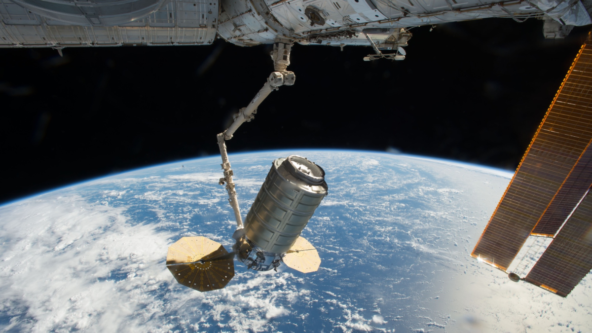 Weltraumfrachter bringt mehr als 3 Tonnen Ladung an Bord der ISS
